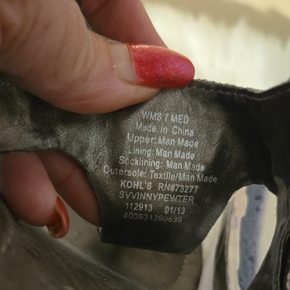 Embellished Women's Sandals with Gold Accents - Picture 9 of 10